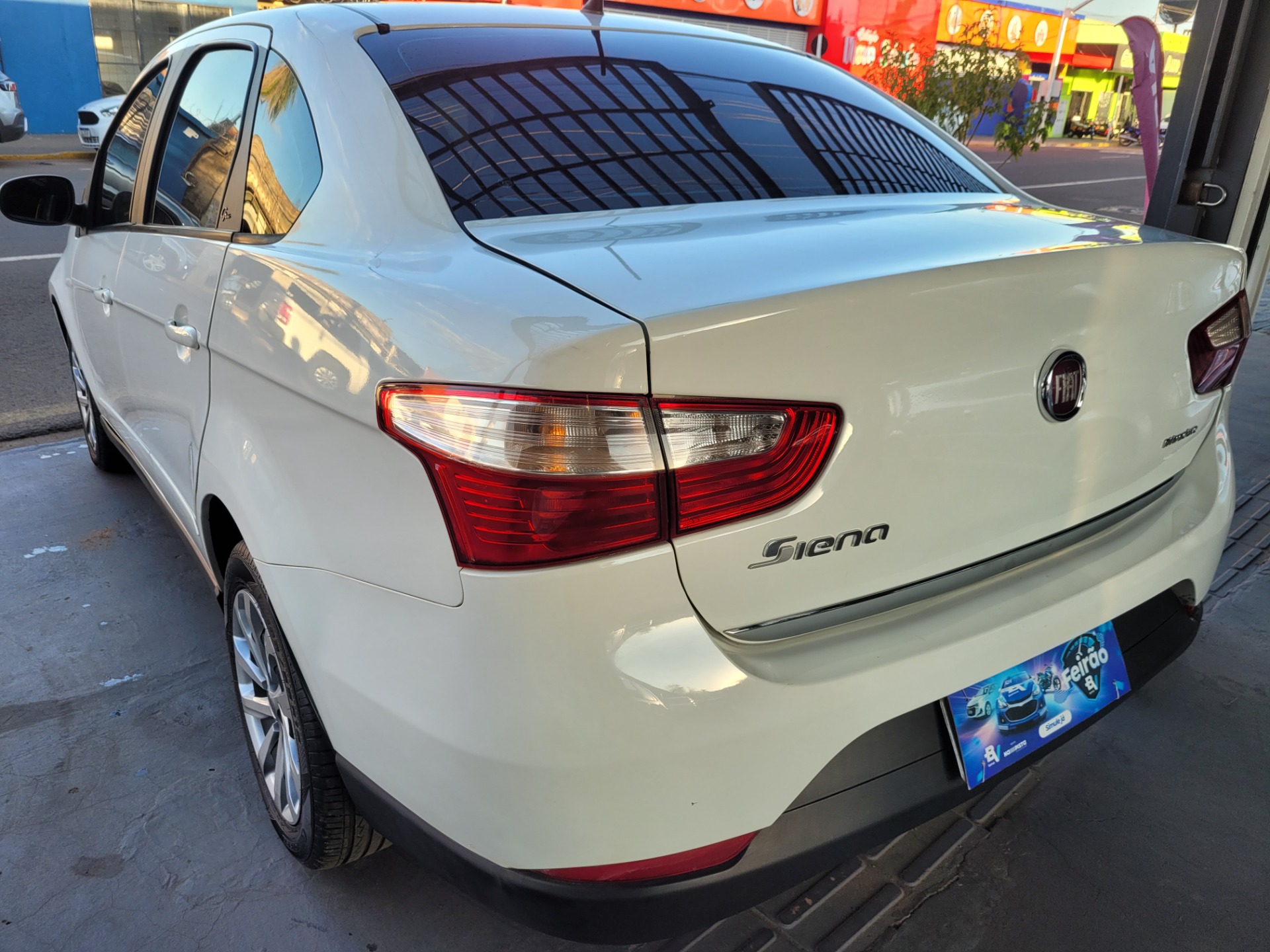FIAT Grand Siena Attractive 1.4 2016 - miniatura 4