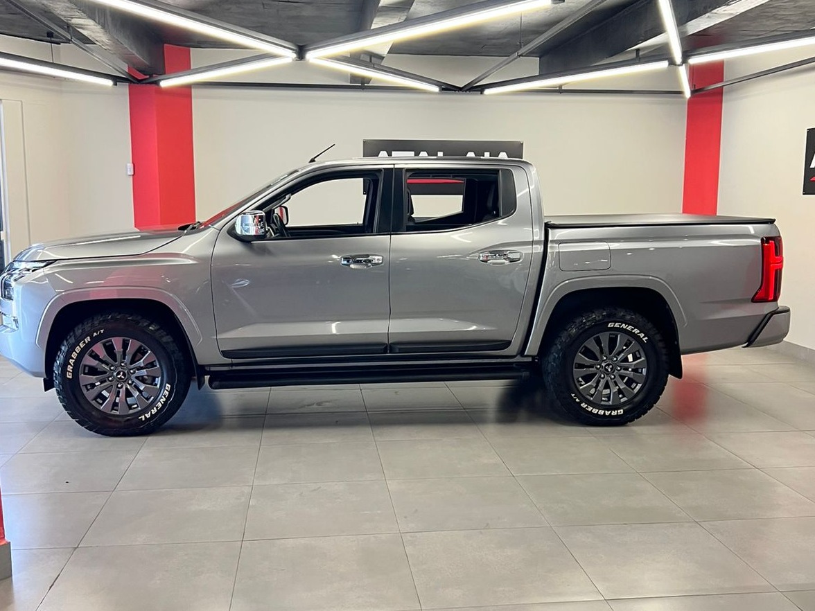 MITSUBISHI Triton HPE 2.4TDi 16v 4X4 C.D. 2026 - miniatura 4