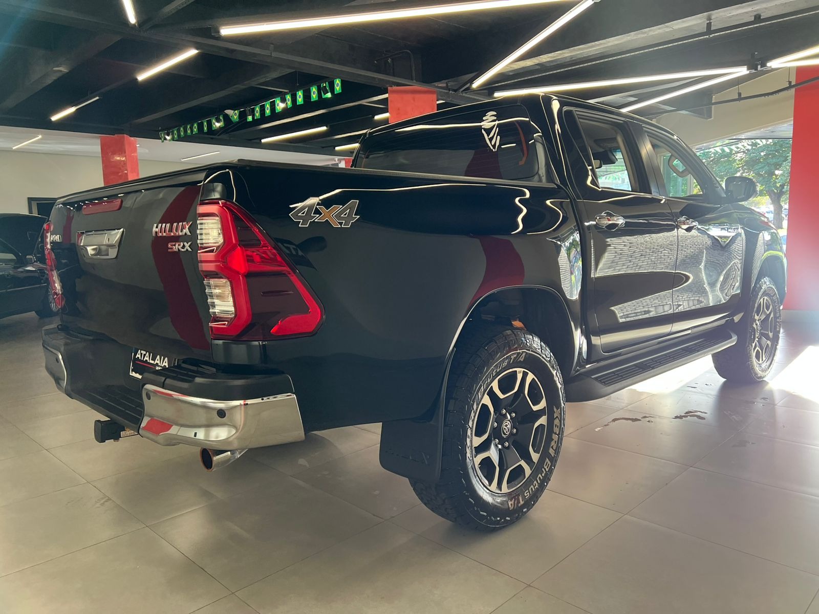 TOYOTA Hilux SRX D4-D 2.8TDi 16v 4X4 C.D. 2023 - miniatura 7