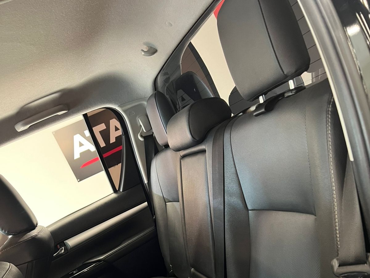 TOYOTA Hilux SRX D4-D 2.8TDi 16v 4X4 C.D. 2023 - miniatura 12