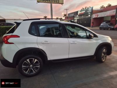 PEUGEOT 2008 Allure Pack 1.6 16v 2022 - miniatura 4