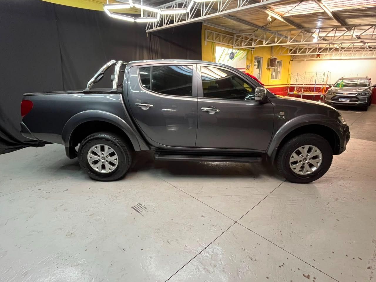 MITSUBISHI L200 Triton HLS 2.4 16v C.D. 2016 - miniatura 8