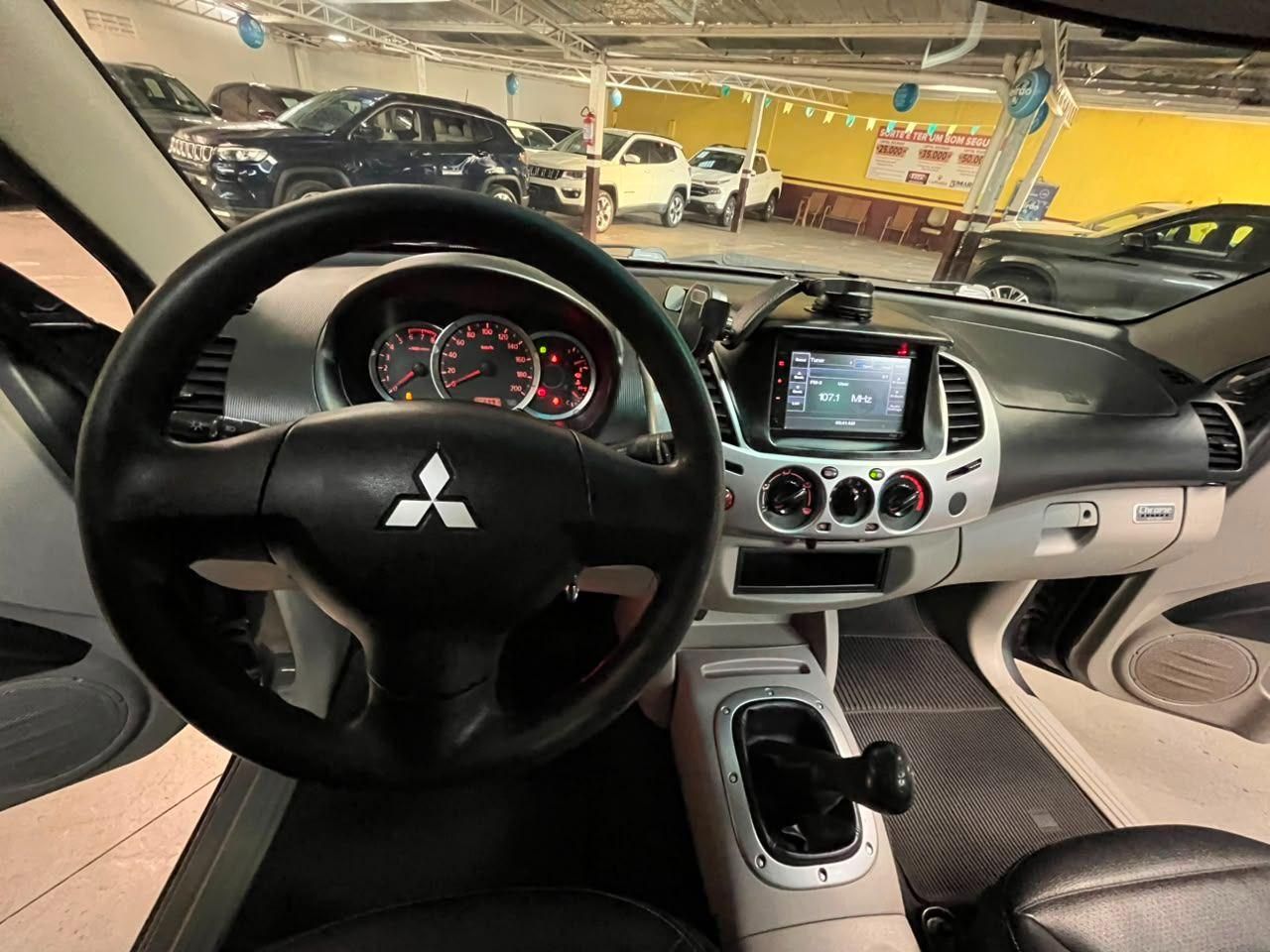MITSUBISHI L200 Triton HLS 2.4 16v C.D. 2016 - miniatura 15