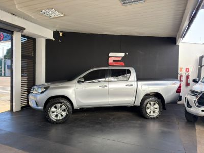TOYOTA Hilux SRV D4-D 2.8TDi 16v 4X4 C.D. 2016 - miniatura 3