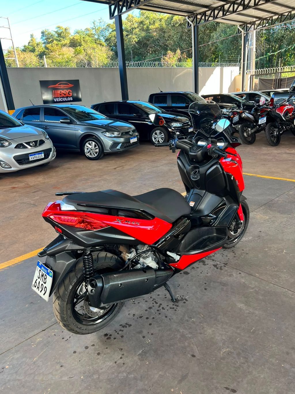 YAMAHA XMax 250 2024 - miniatura 4