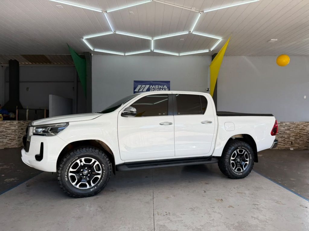 TOYOTA Hilux SRX D4-D 2.8TDi 16v 4X4 C.D. 2021