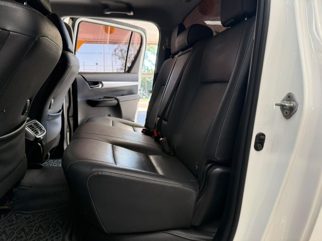TOYOTA Hilux SRX D4-D 2.8TDi 16v 4X4 C.D. 2021 - miniatura 11