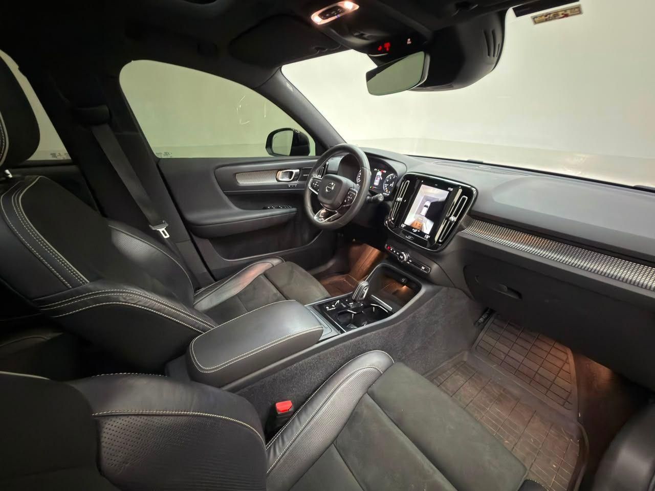 VOLVO XC40 T-5 R-Design 2.0T 16v AWD 2020 - miniatura 14