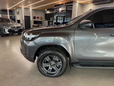 TOYOTA Hilux SR D4-D 2.8TDi 16v 4X4 C.D. 2025 - miniatura 2