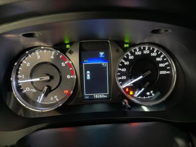 TOYOTA Hilux SR D4-D 2.8TDi 16v 4X4 C.D. 2025 - miniatura 3
