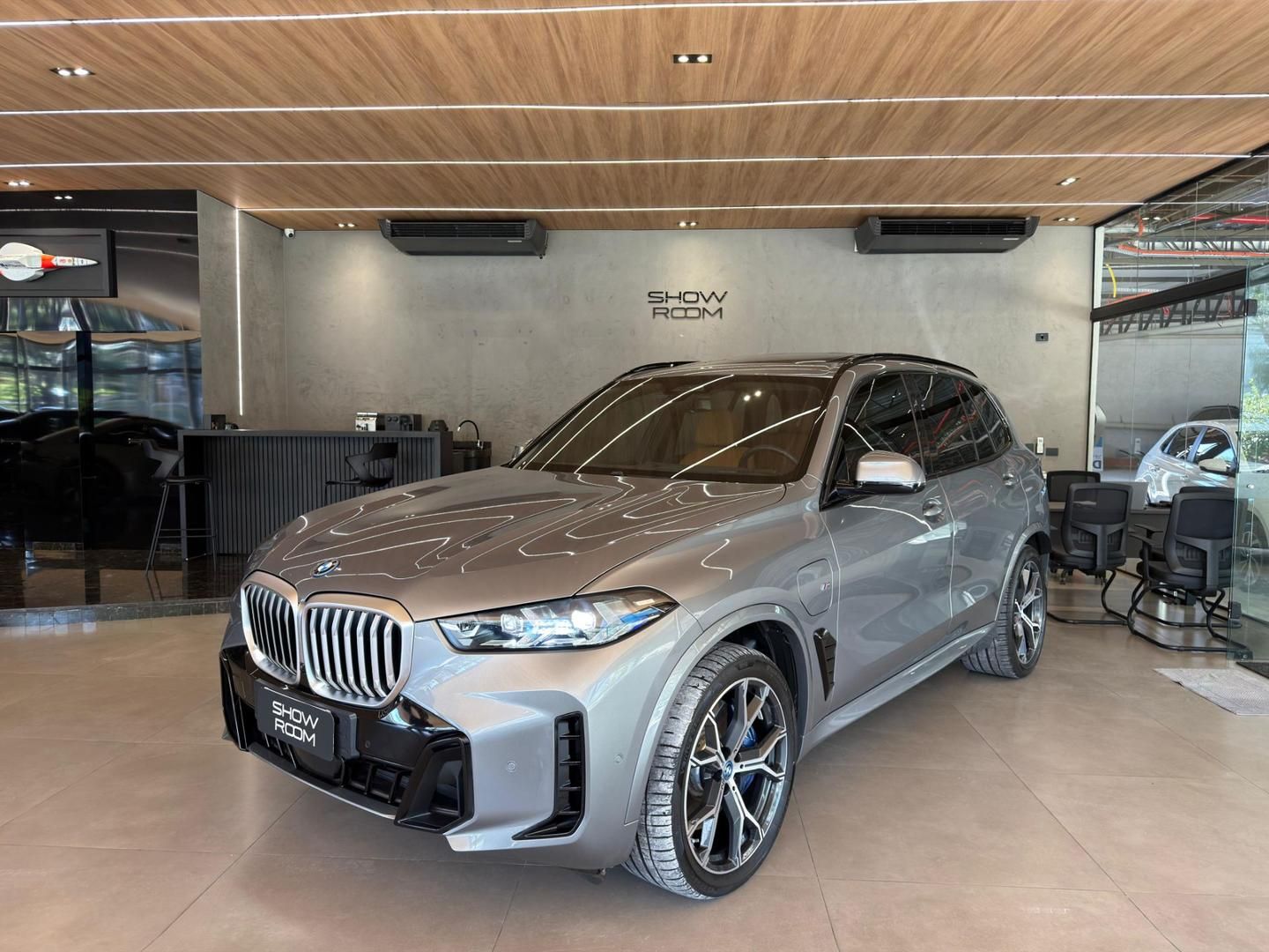 Vista principal de BMW X5 xDrive50e M Sport 3.0T 24v 2025