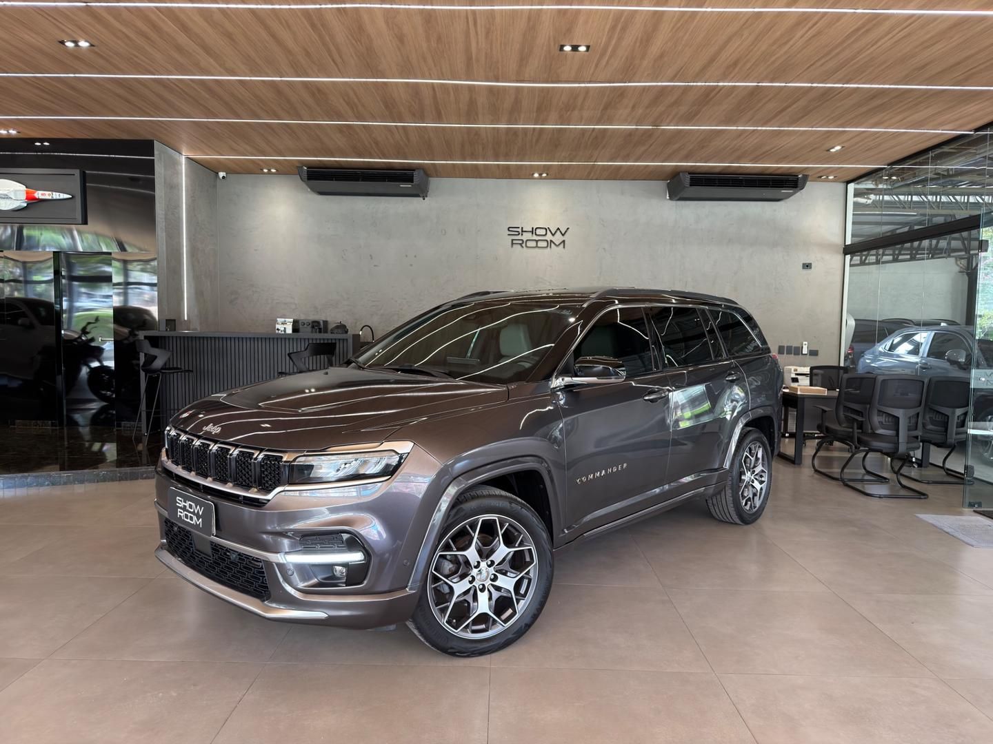Vista principal de JEEP Commander Overland 1.3 16v T270 2023