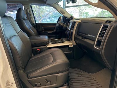 RAM 1500 Classic Laramie 5.7 V8 4X4 C.D. 2022 - miniatura 5