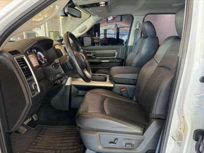 RAM 1500 Classic Laramie 5.7 V8 4X4 C.D. 2022 - miniatura 12