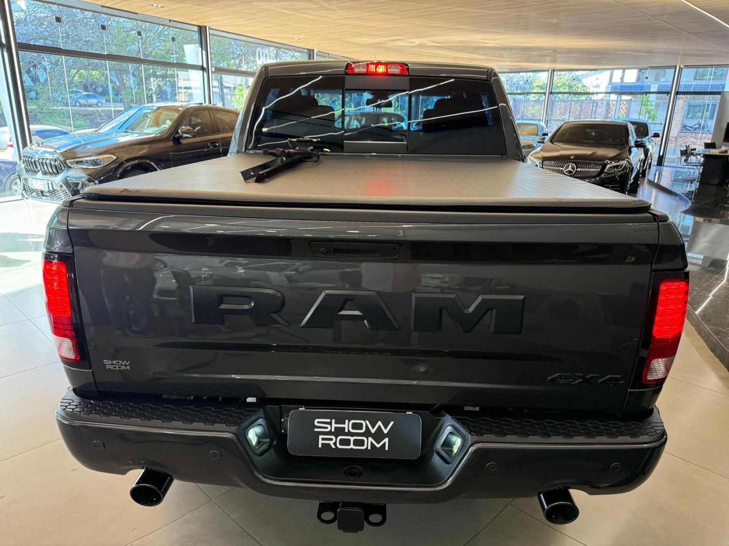 RAM 1500 Classic Laramie 5.7 V8 4X4 C.D. 2023 - miniatura 9