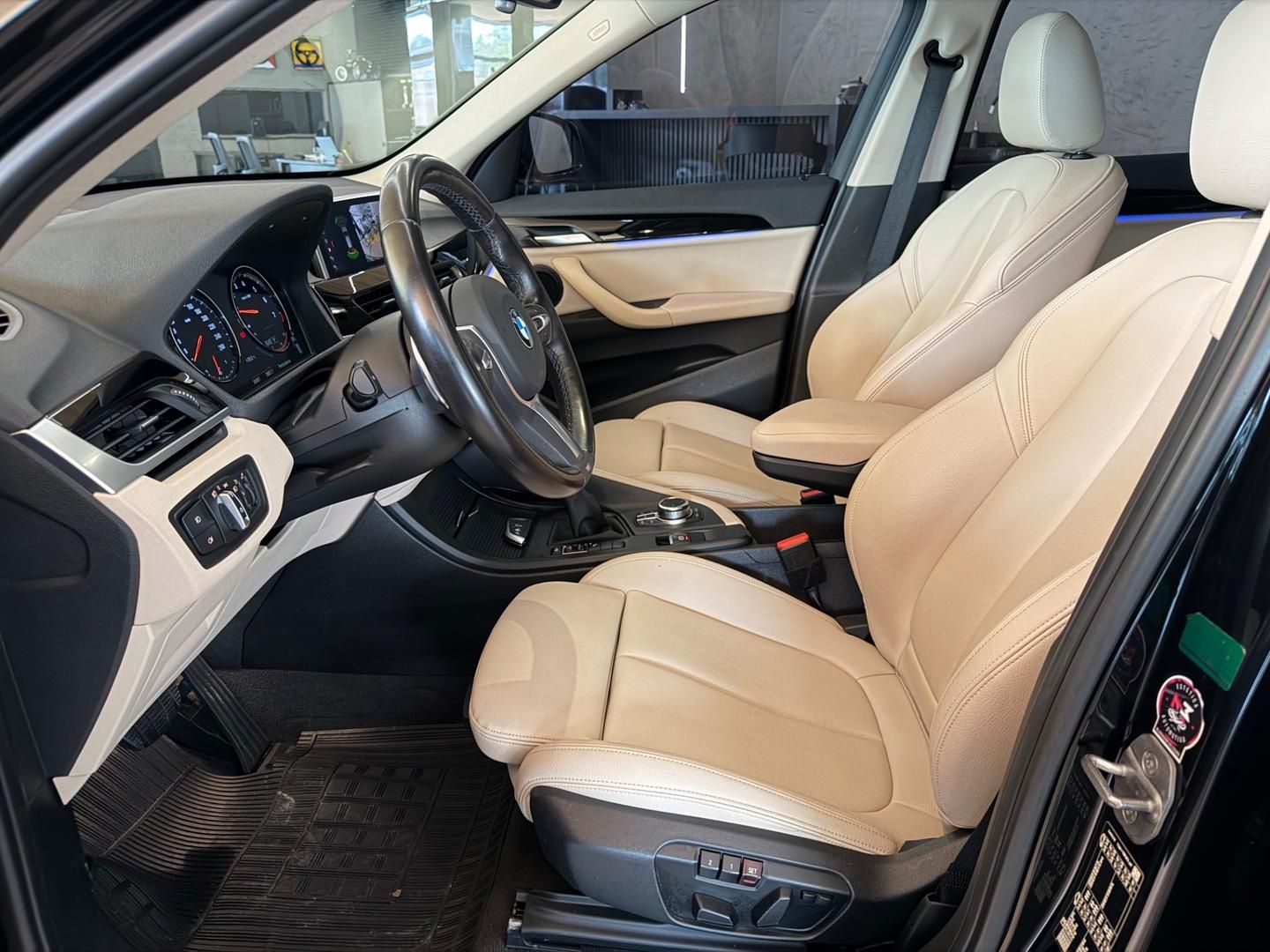 BMW X1 sDrive20i 2.0T 16v 2022 - miniatura 4