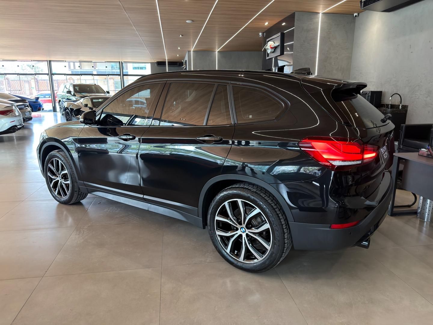 BMW X1 sDrive20i 2.0T 16v 2022 - miniatura 9
