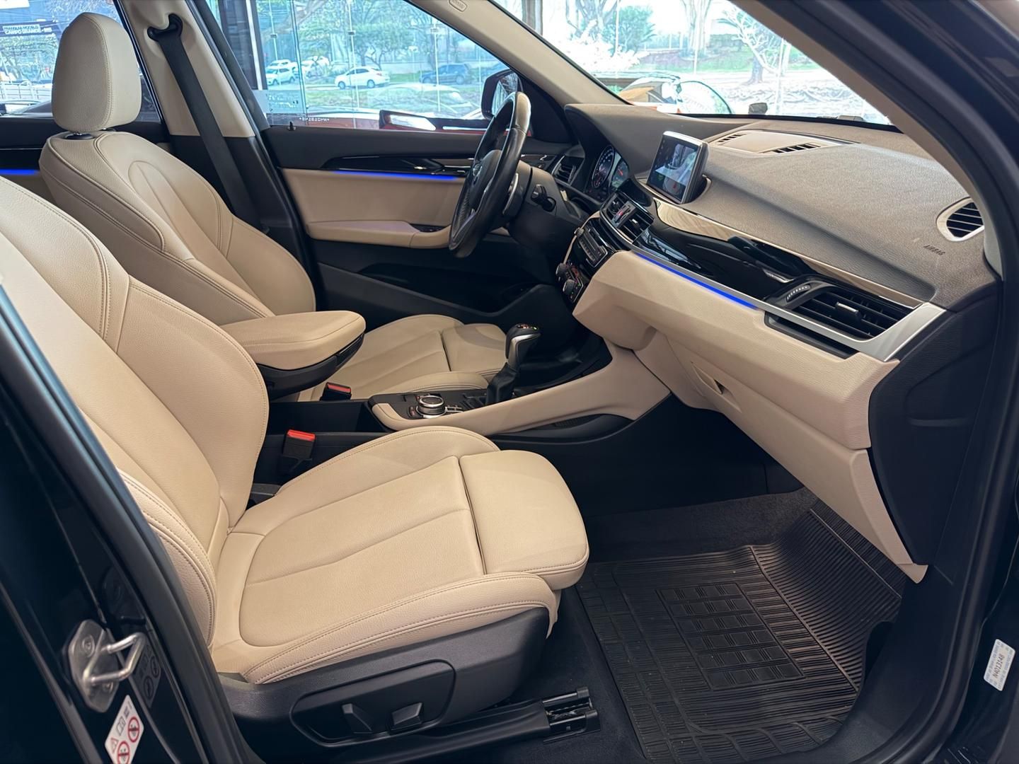 BMW X1 sDrive20i 2.0T 16v 2022 - miniatura 11