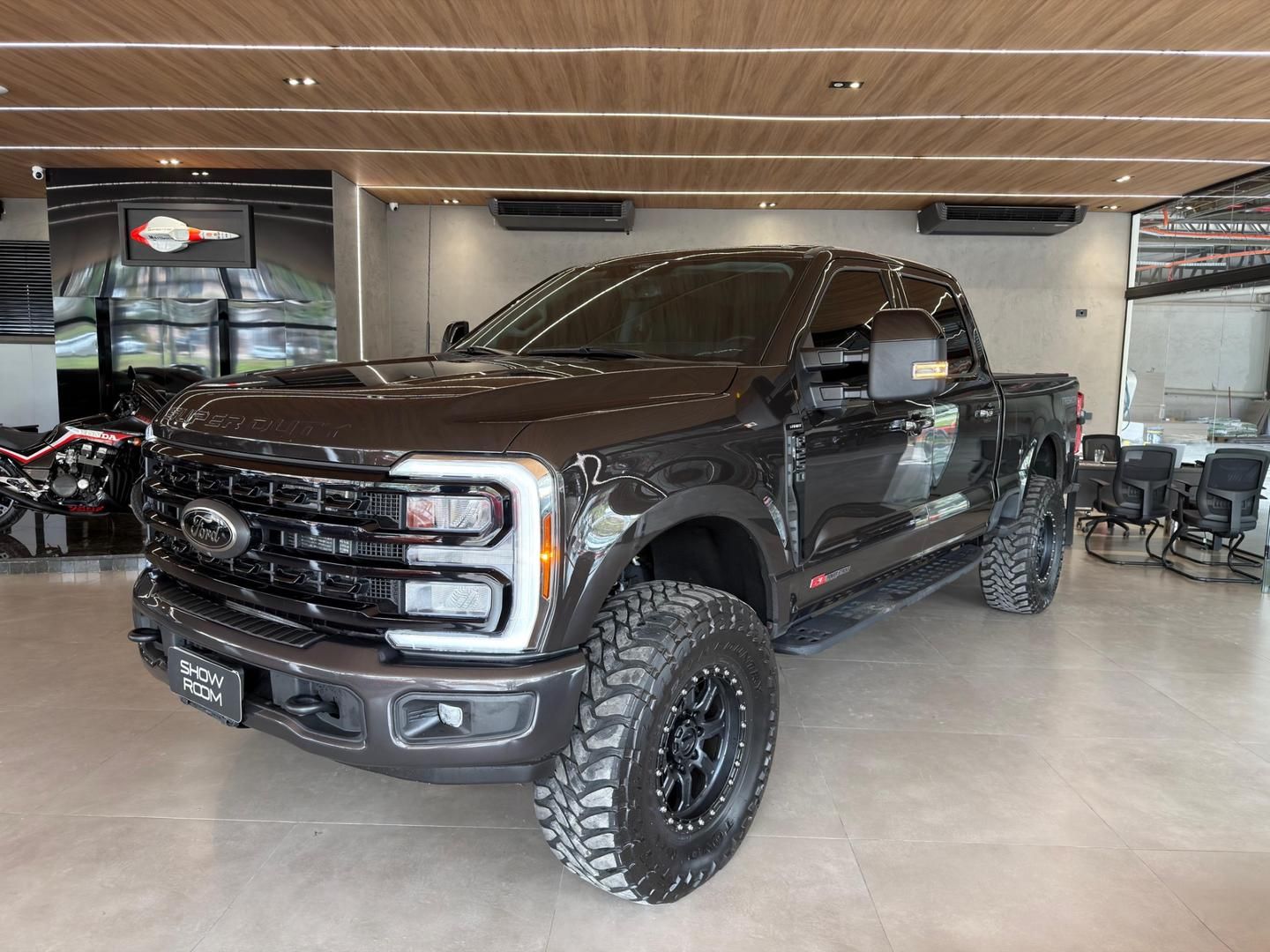 Vista principal de FORD F250 Lariat 6.7TDi V8 4x4 C.D. 2024