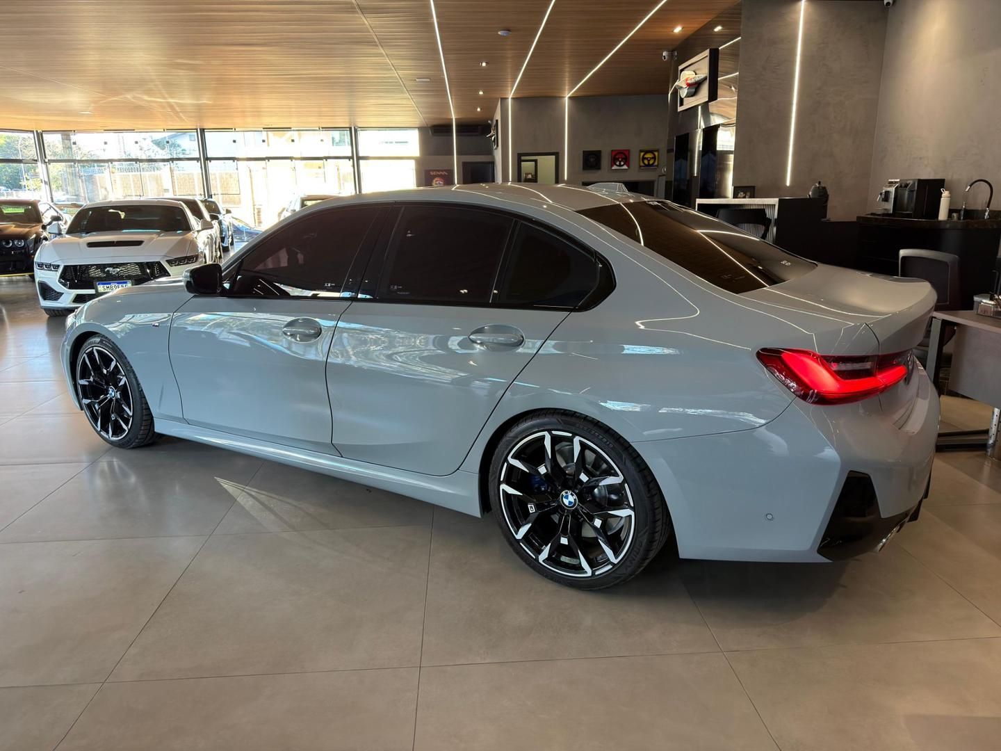BMW 320i M Sport 2.0T 16v 2023 - miniatura 2