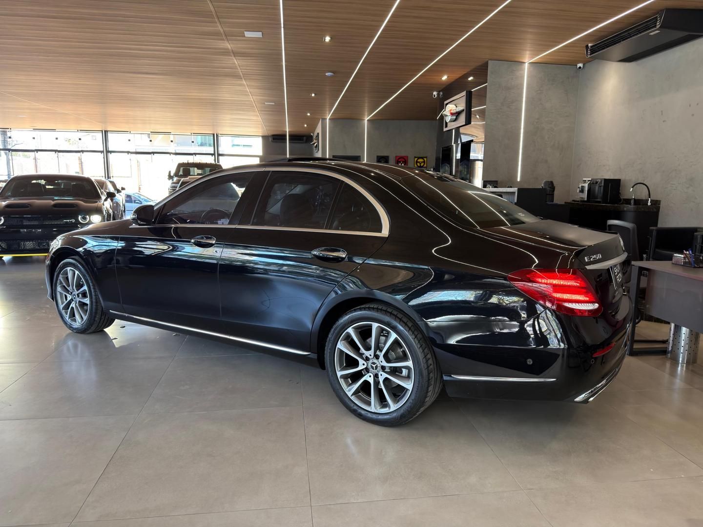 MERCEDES-BENZ E 250 Exclusive 2.0T 16v 2019 - miniatura 11
