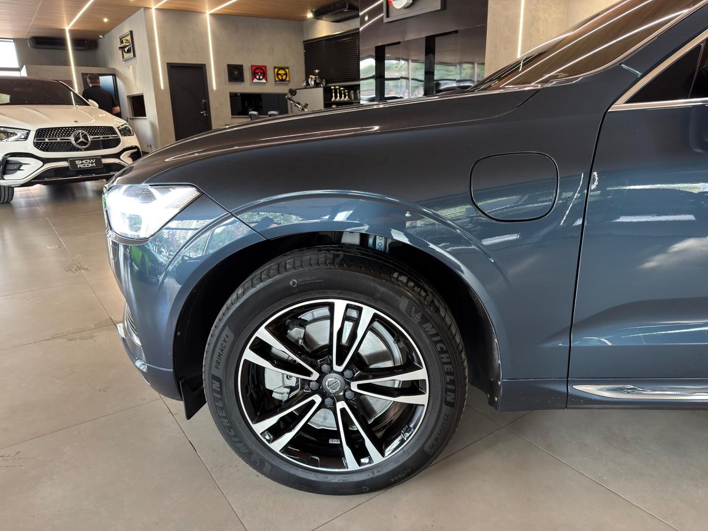 VOLVO XC60 T-8 Momentum 2.0T 16v AWD 2021 - miniatura 2