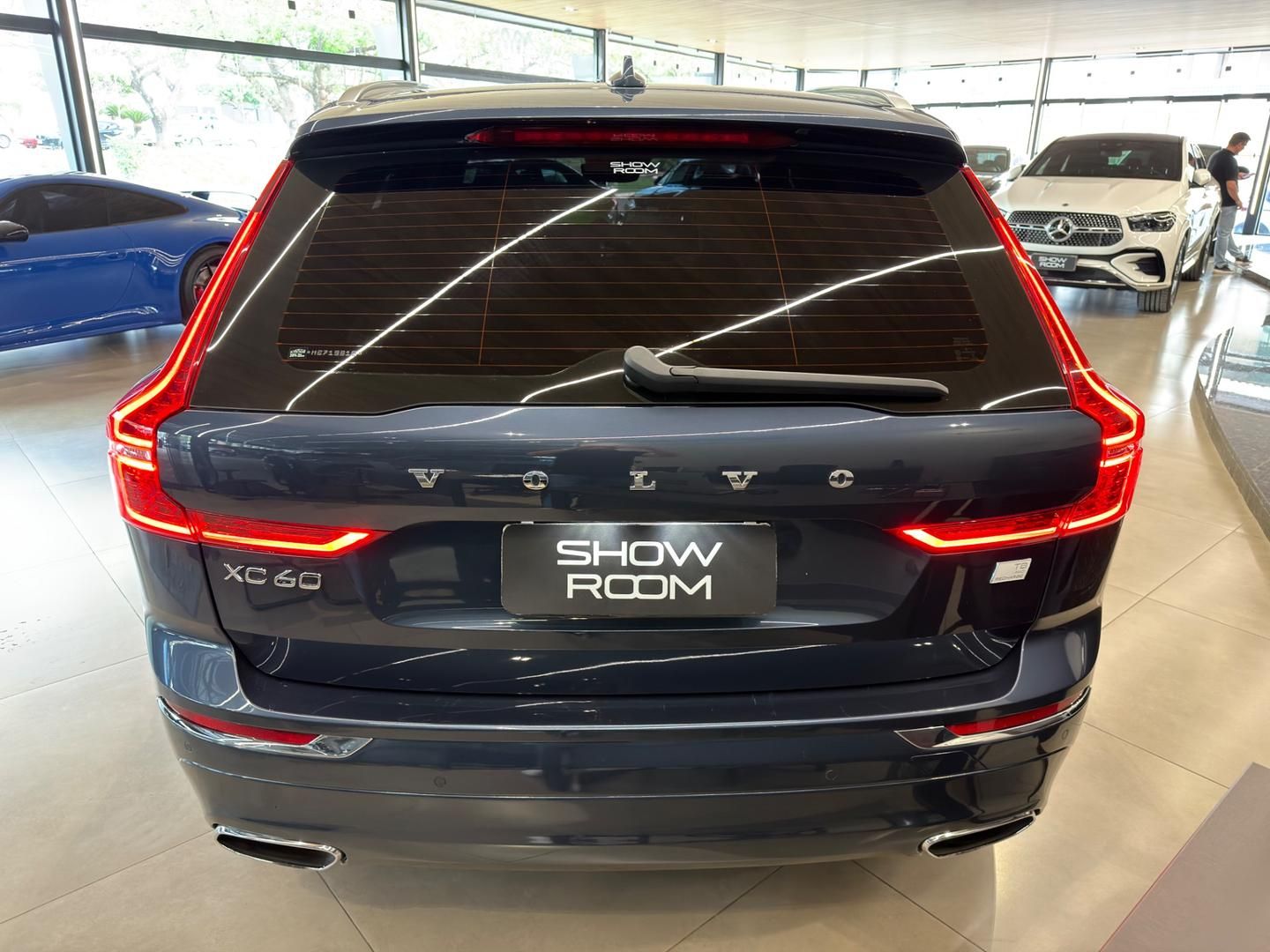 VOLVO XC60 T-8 Momentum 2.0T 16v AWD 2021 - miniatura 8