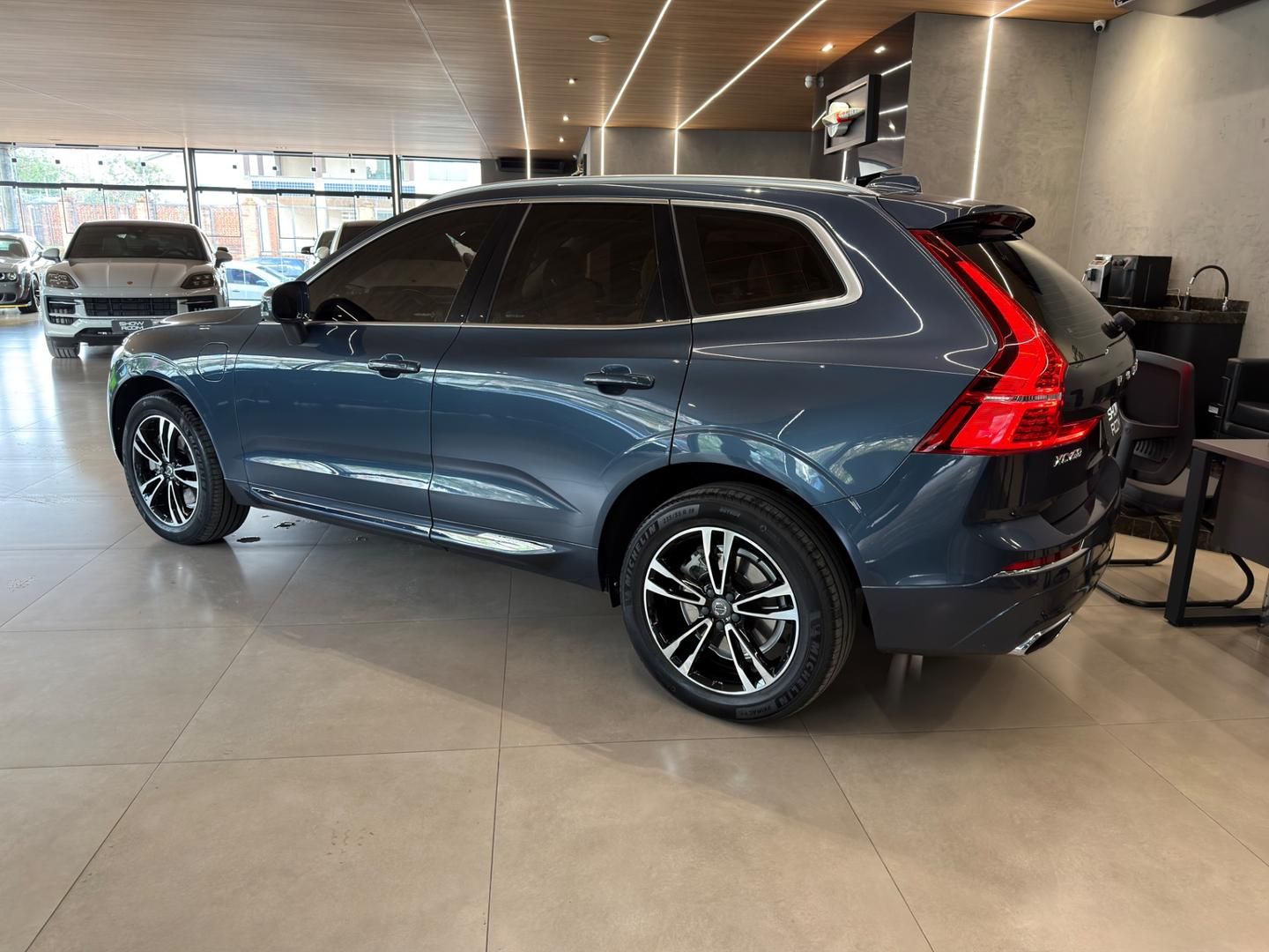 VOLVO XC60 T-8 Momentum 2.0T 16v AWD 2021 - miniatura 9