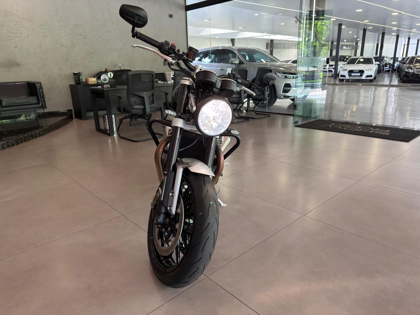 TRIUMPH Speed Twin 1200 2024 - miniatura 9