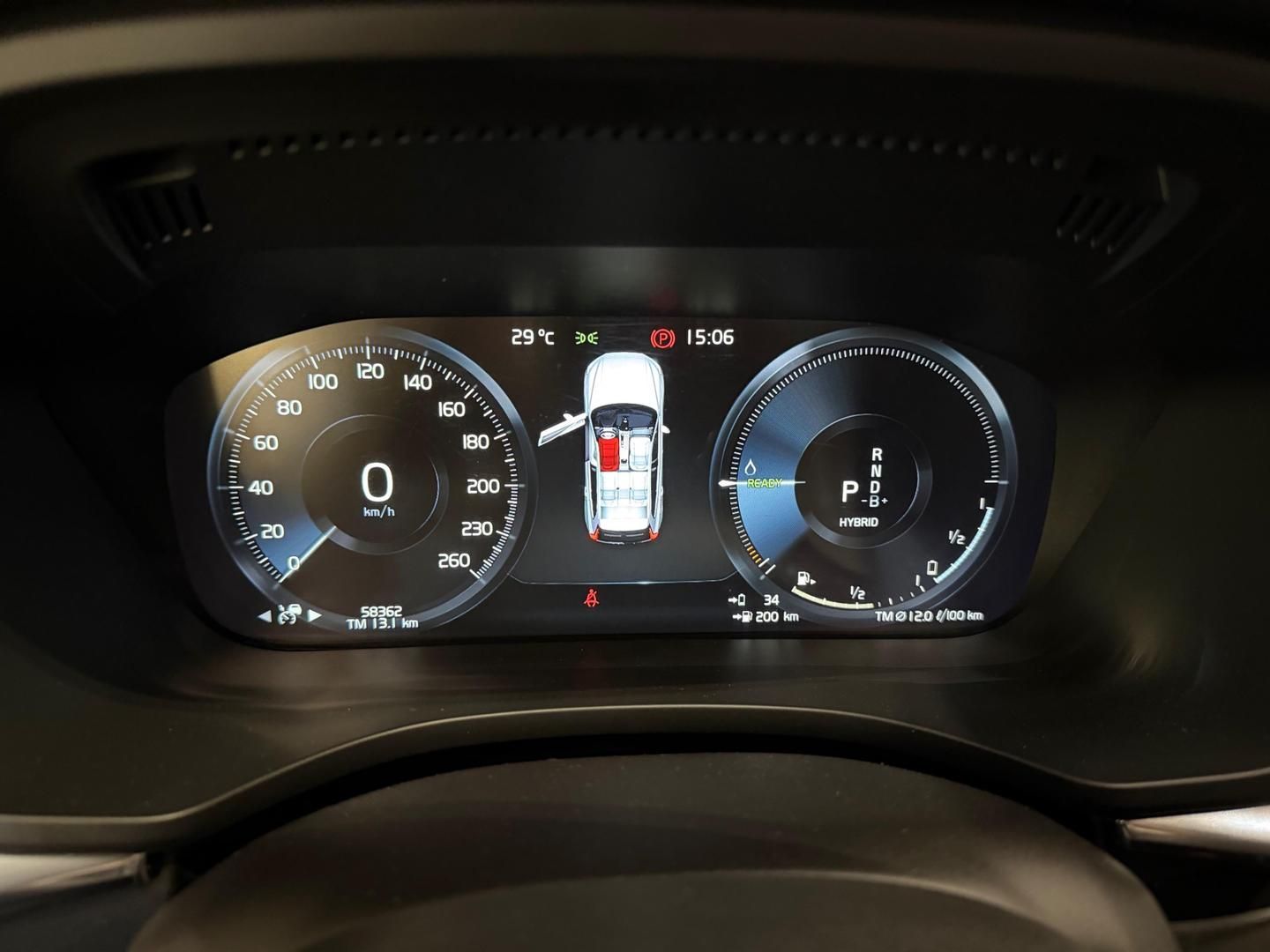 VOLVO XC60 T-8 Momentum 2.0T 16v AWD 2020 - miniatura 3