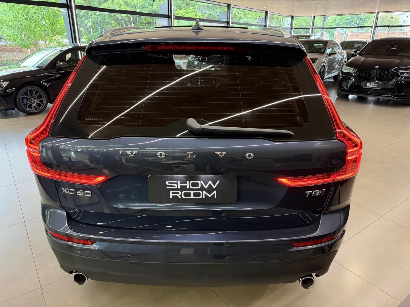 VOLVO XC60 T-8 Momentum 2.0T 16v AWD 2020 - miniatura 5