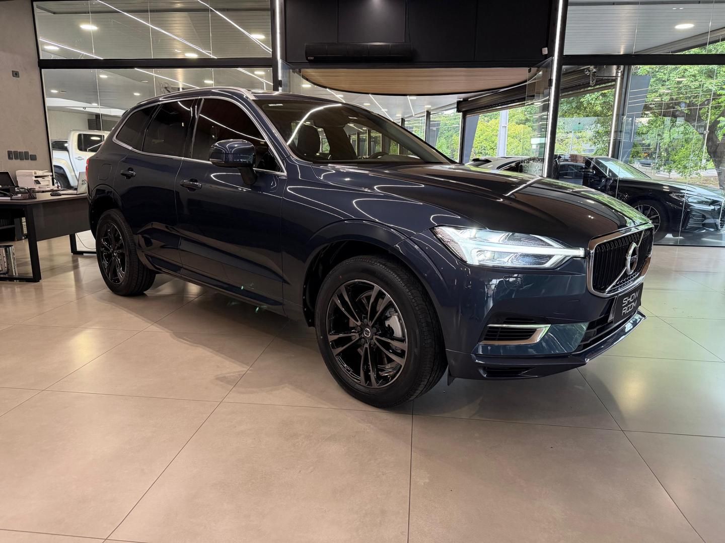 VOLVO XC60 T-8 Momentum 2.0T 16v AWD 2020 - miniatura 12