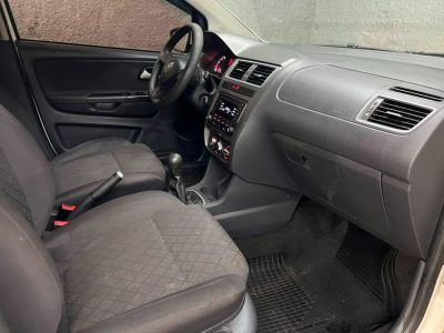 VOLKSWAGEN Fox Trendline 1.0 12v 4p. 2017 - miniatura 7