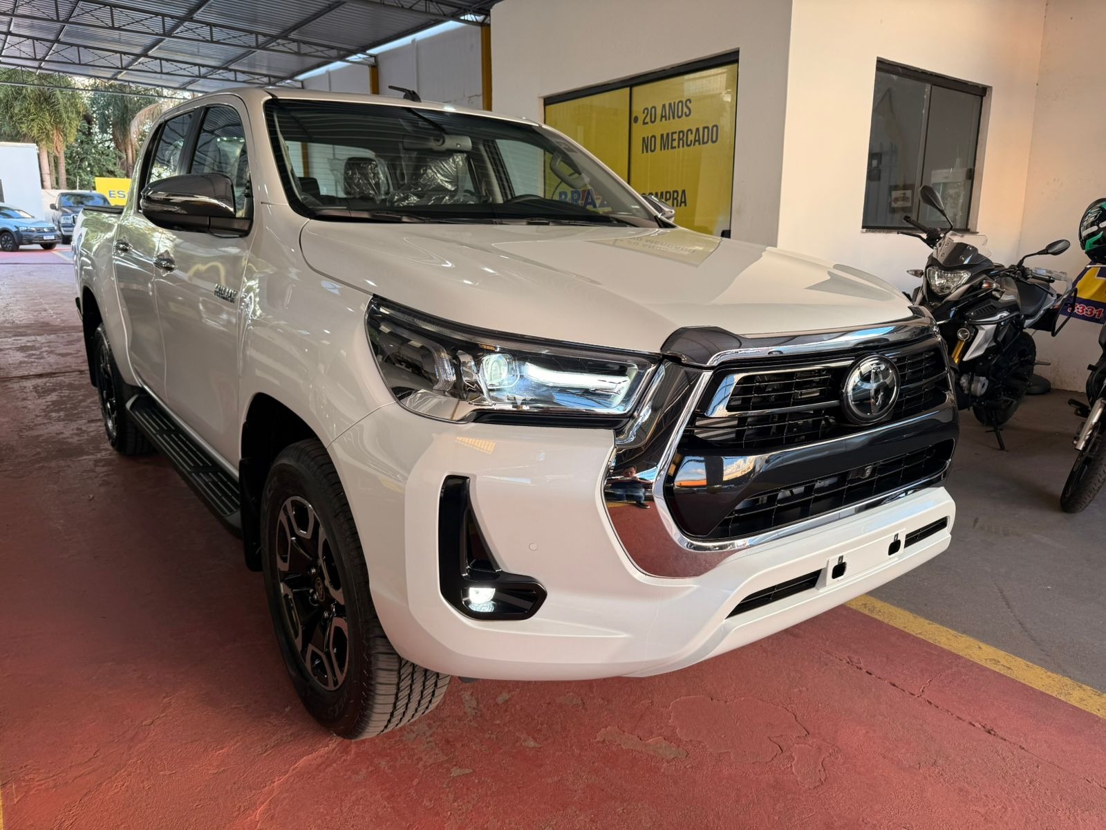 TOYOTA Hilux SRX D4-D 2.8TDi 16v 4X4 C.D. 2026