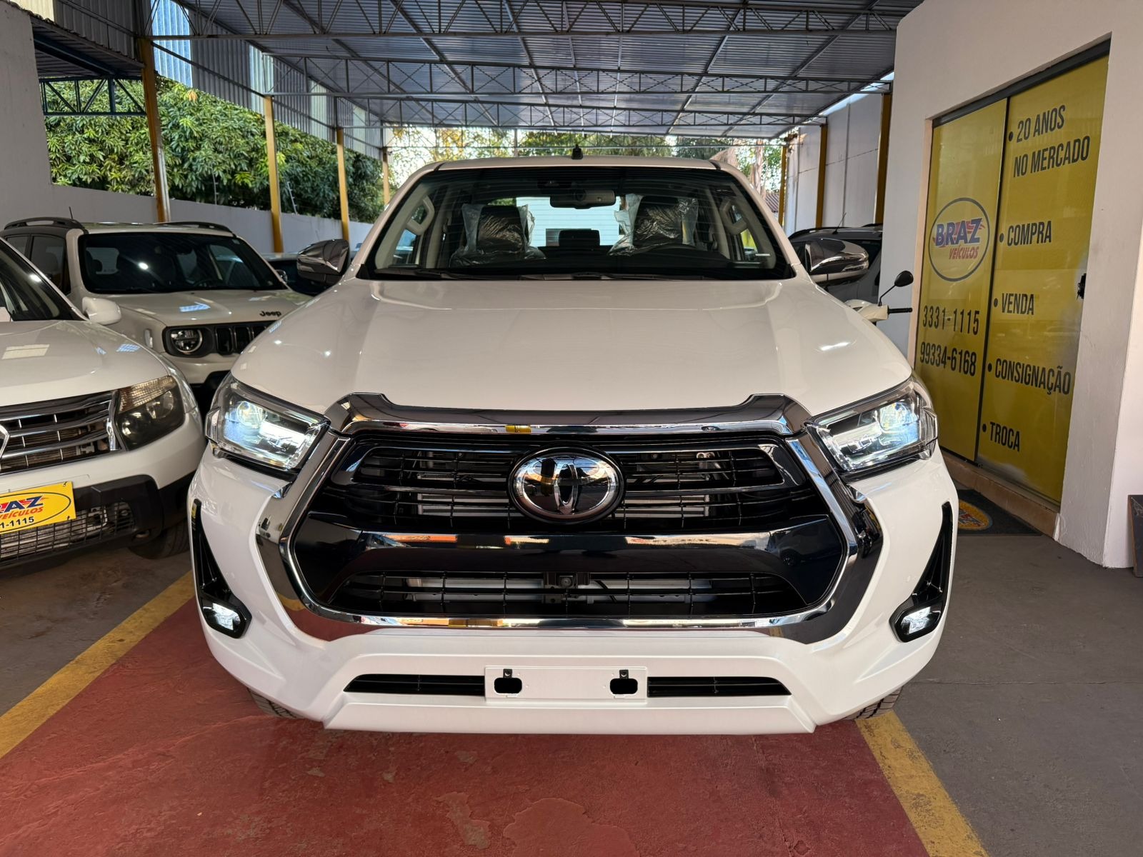 TOYOTA Hilux SRX D4-D 2.8TDi 16v 4X4 C.D. 2026 - miniatura 2