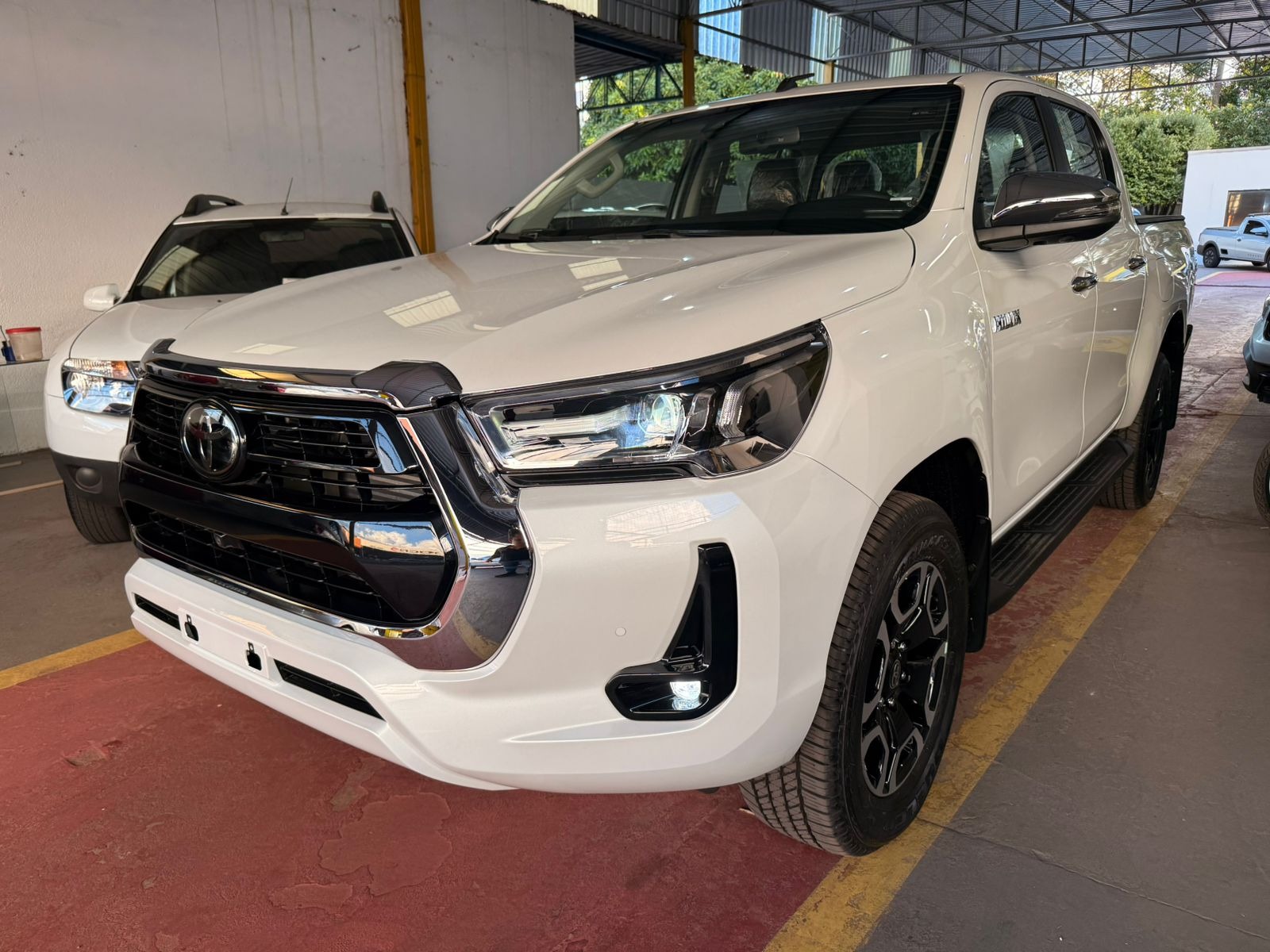 TOYOTA Hilux SRX D4-D 2.8TDi 16v 4X4 C.D. 2026 - miniatura 3