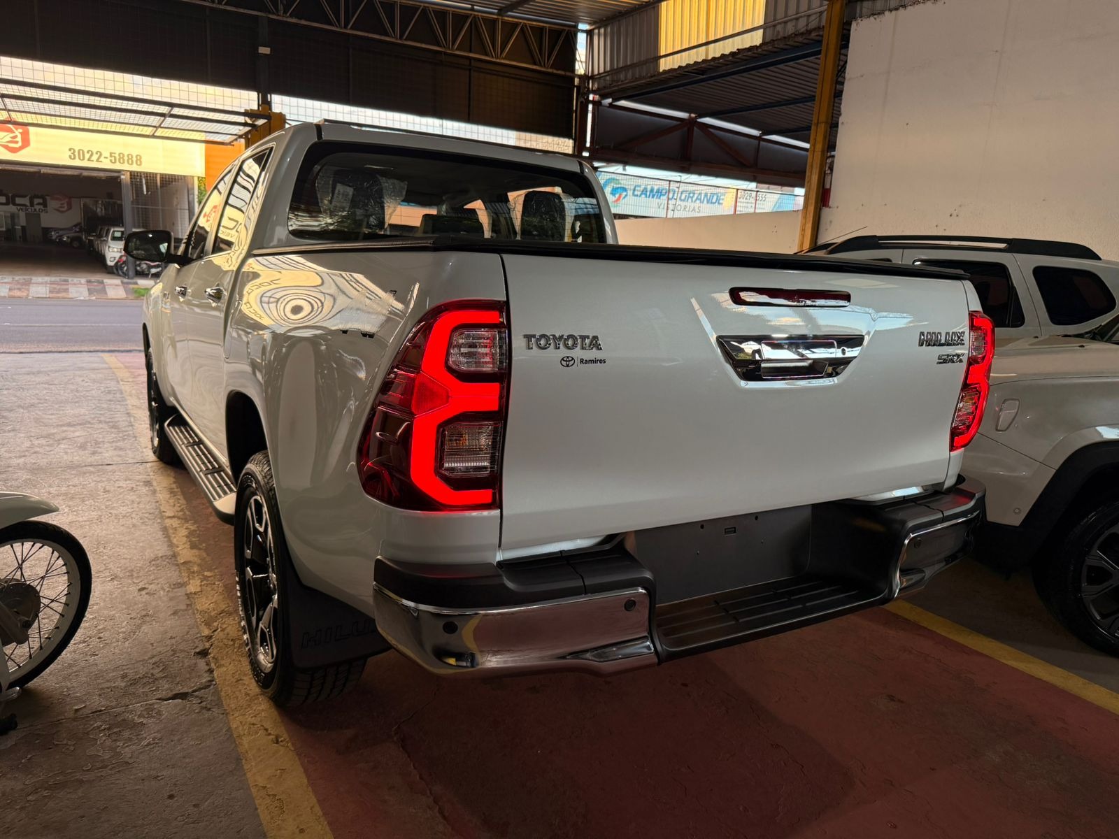 TOYOTA Hilux SRX D4-D 2.8TDi 16v 4X4 C.D. 2026 - miniatura 6