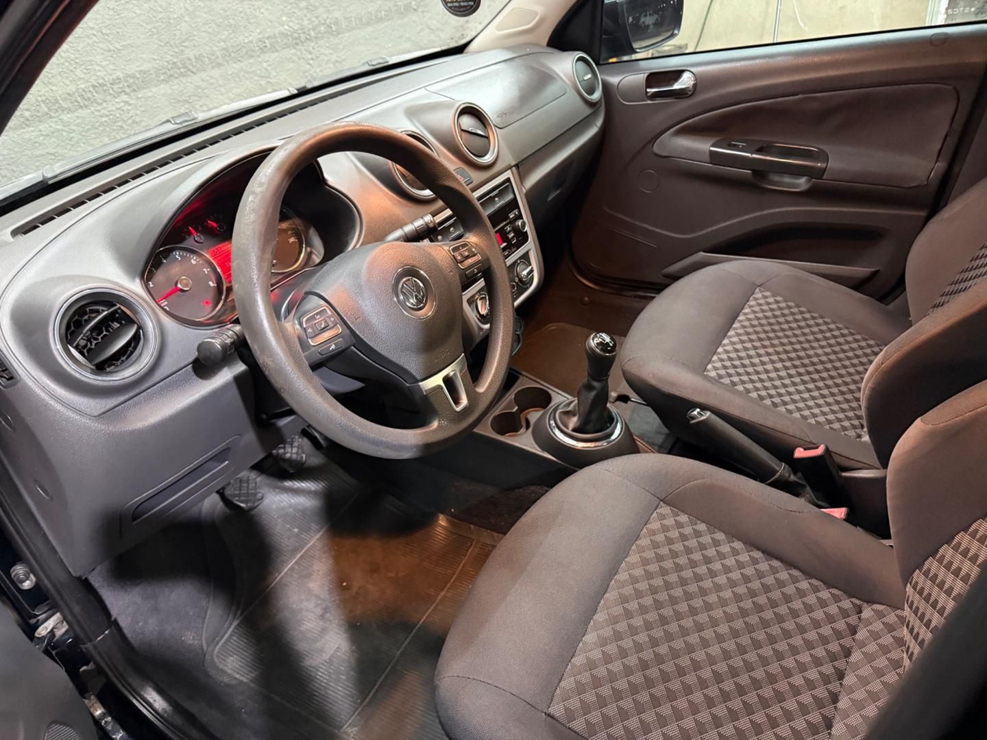 VOLKSWAGEN Voyage CL 1.6 2016 - miniatura 9