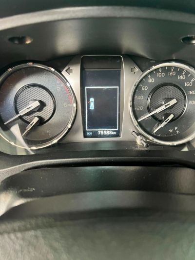 TOYOTA Hilux SRX D4-D 2.8TDi 16v 4X4 C.D. 2024 - miniatura 4