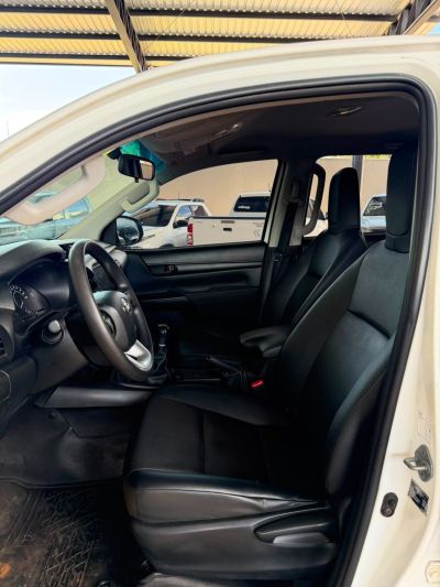 TOYOTA Hilux D4-D 2.8TDi 16v 4X4 C.D. 2024 - miniatura 8