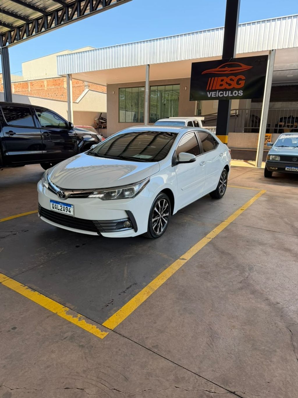 Vista principal de TOYOTA Corolla XEi 2.0 16v 2019