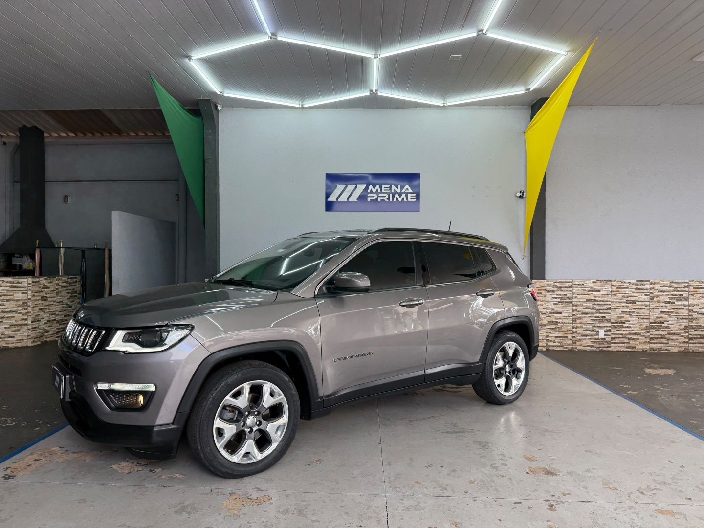 Vista principal de JEEP Compass Longitude 1.3 16v T270 2019