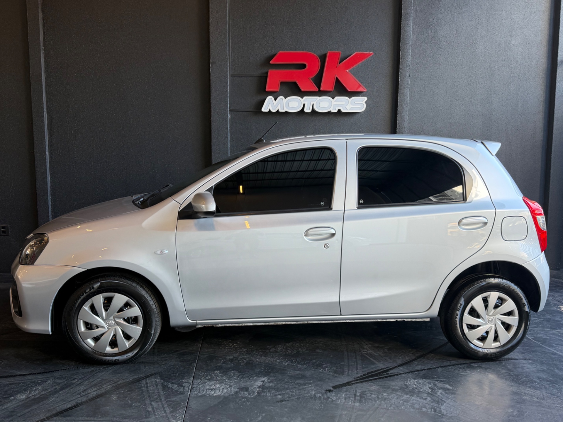 TOYOTA Etios 1.3 16v 2017 - miniatura 4