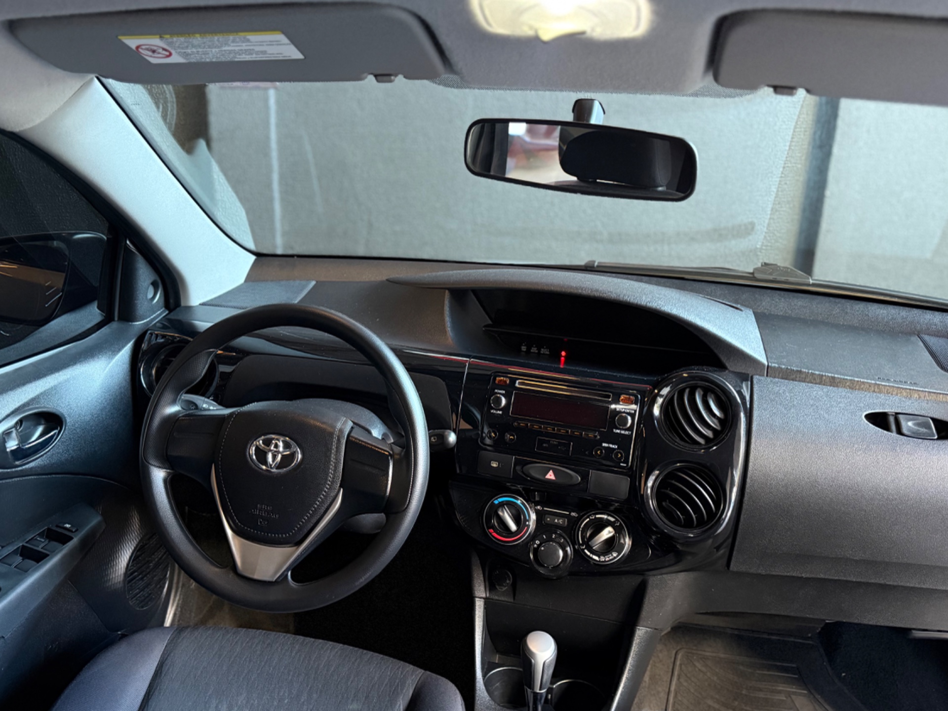 TOYOTA Etios 1.3 16v 2017 - miniatura 8