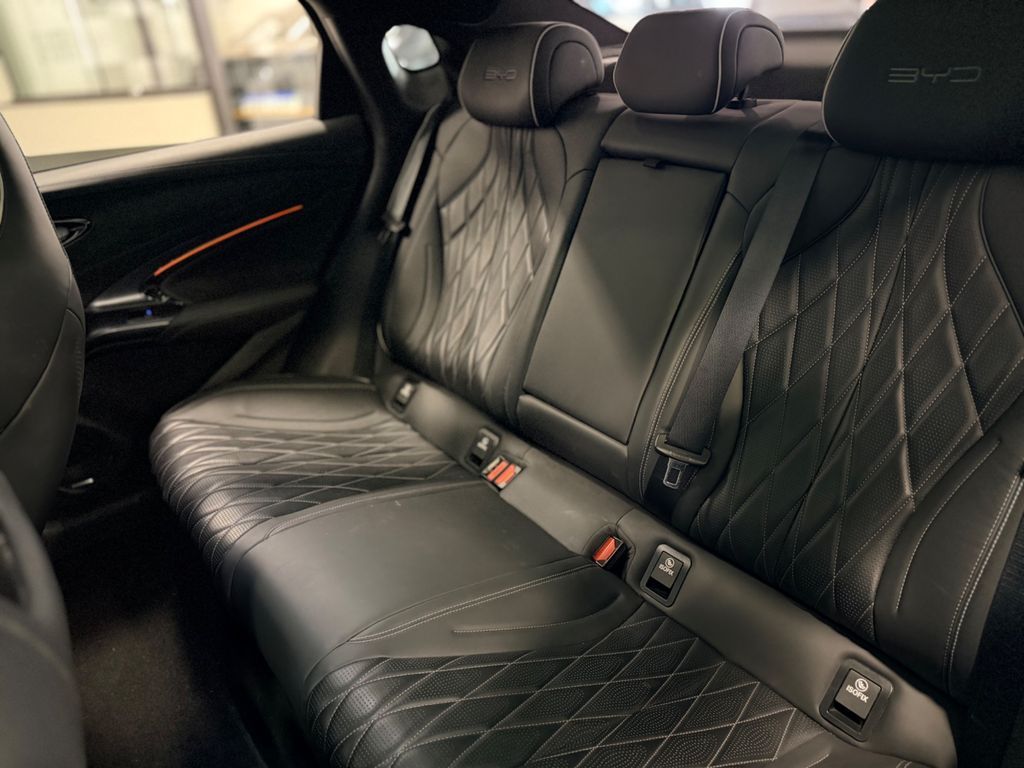 BYD Seal EV AWD 2024 - miniatura 10