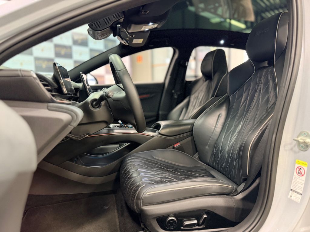 BYD Seal EV AWD 2024 - miniatura 16