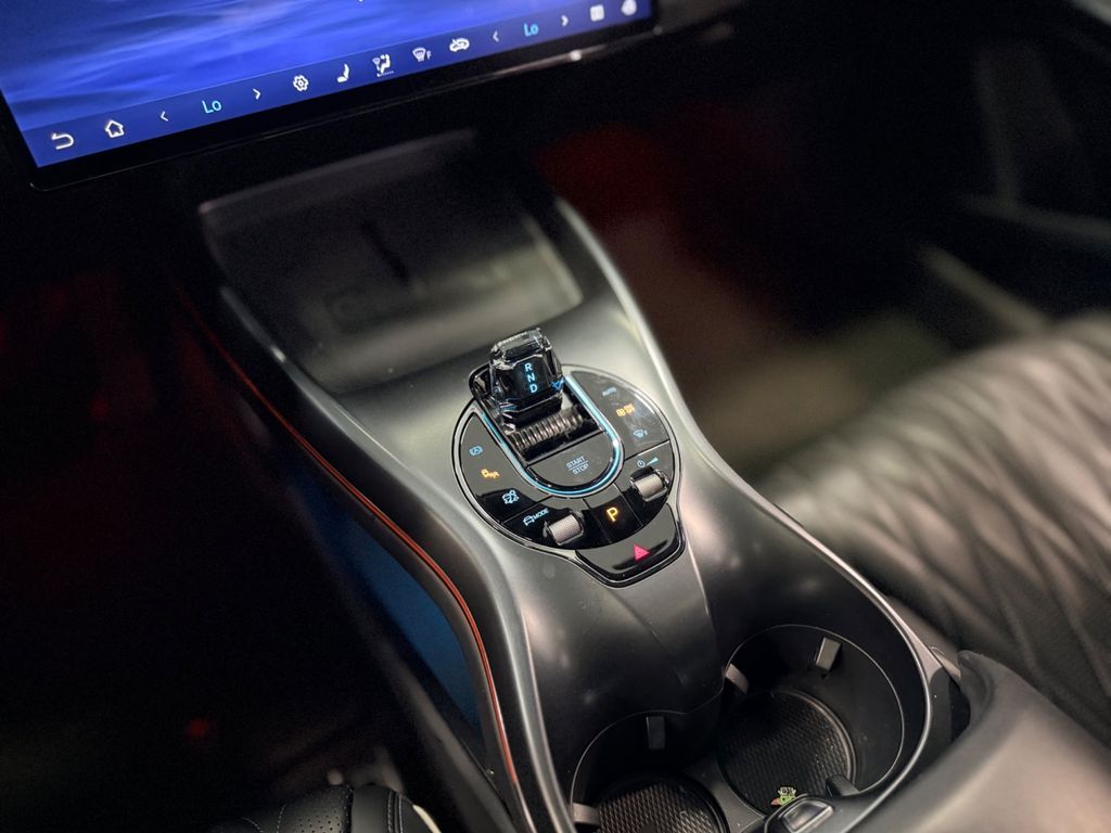 BYD Seal EV AWD 2024 - miniatura 17