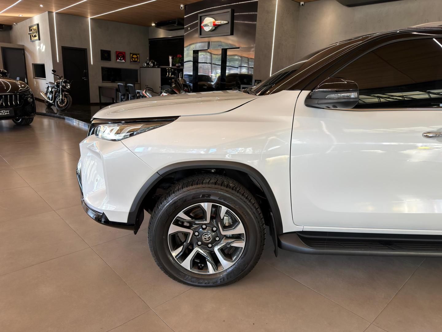 TOYOTA Hilux SW4 Diamond D4-D 2.8TDi 16v 4x4 2025 - miniatura 2