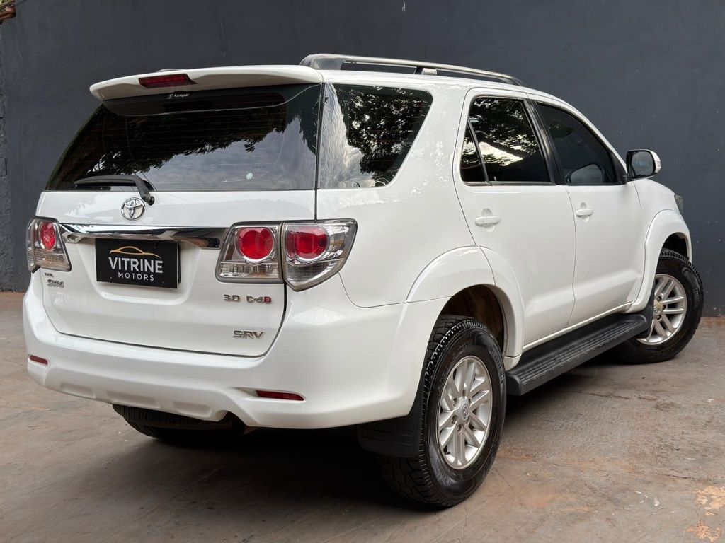 TOYOTA Hilux SW4 SRV D4-D 3.0TDi 16v 4x4 2013 - miniatura 4