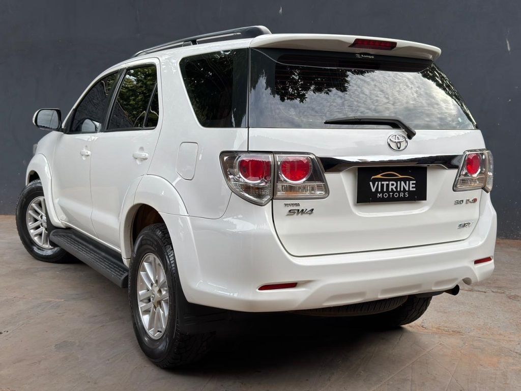 TOYOTA Hilux SW4 SRV D4-D 3.0TDi 16v 4x4 2013 - miniatura 6